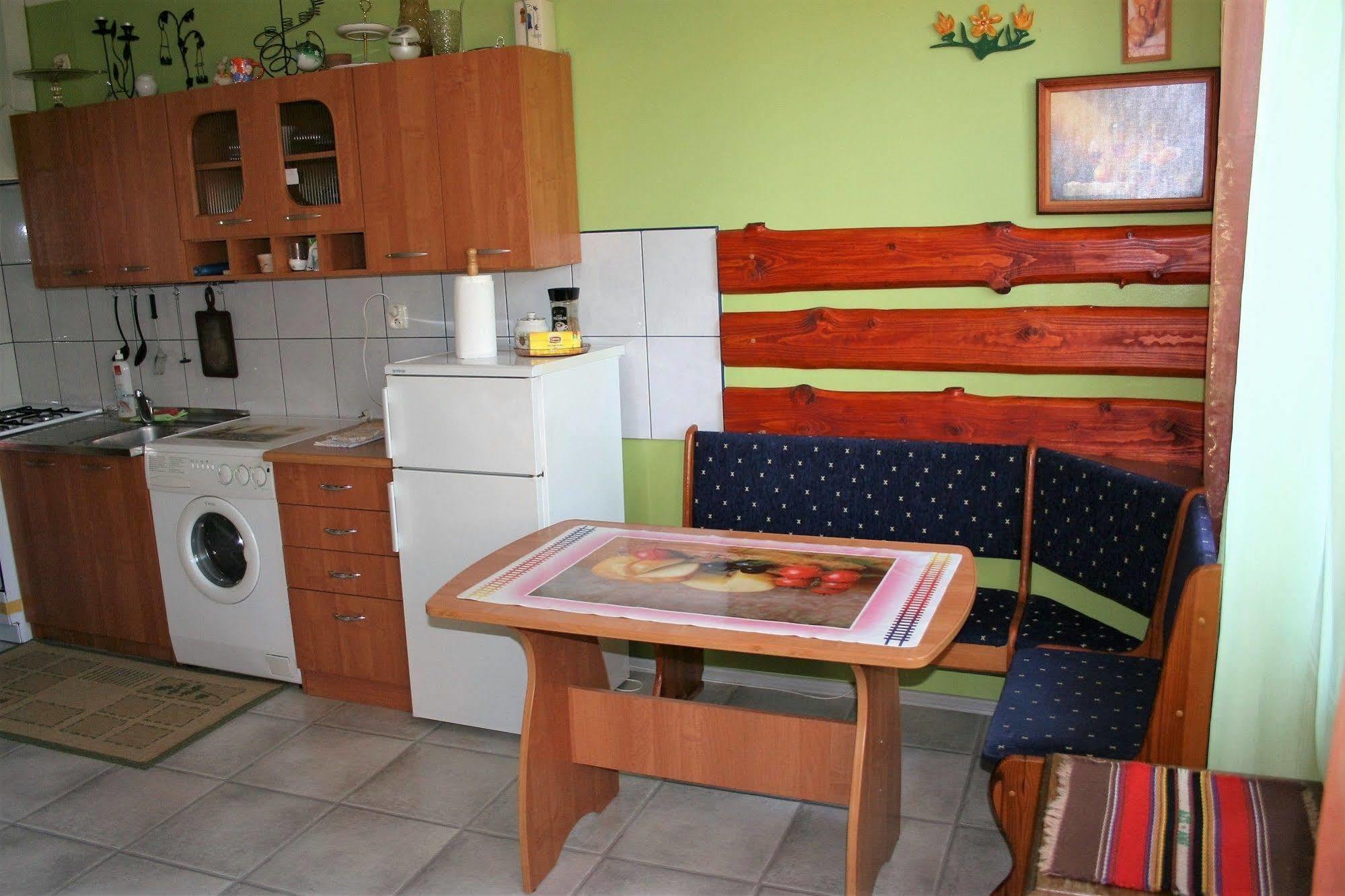 Mv Apartamenty Komfort Аугустов Екстериор снимка